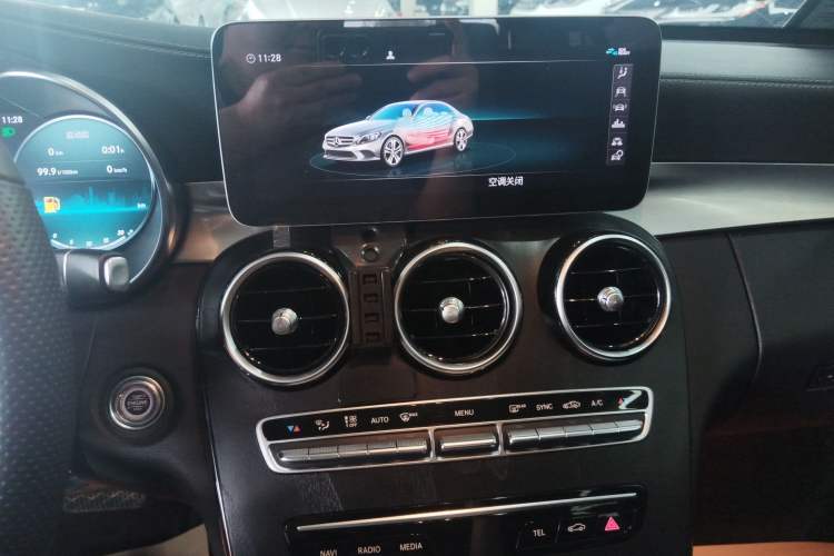 Used Mercedes-Benz C-Class 2021 C 200 L Fashion Edition Sport Version Audio And AC Panel