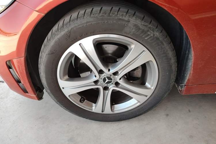 Used Mercedes-Benz C-Class 2021 C 260 L Sport Edition Left Front Wheel Hub