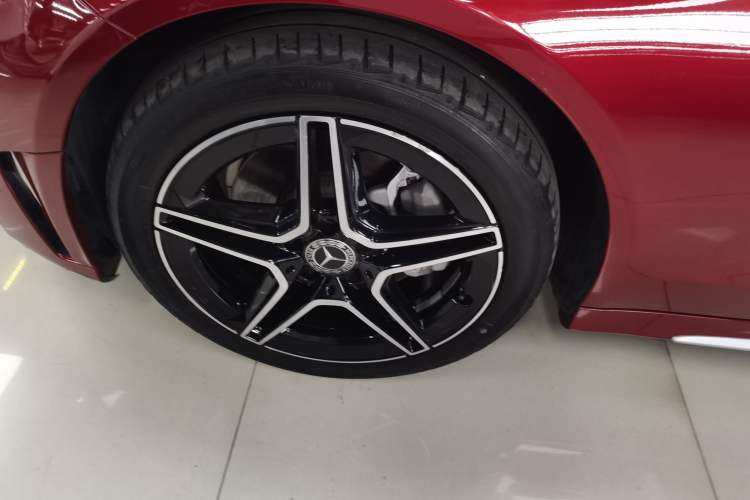 Used Mercedes-Benz C-Class 2021 C 260 L Sport Edition Star Collection Left Front Wheel Hub