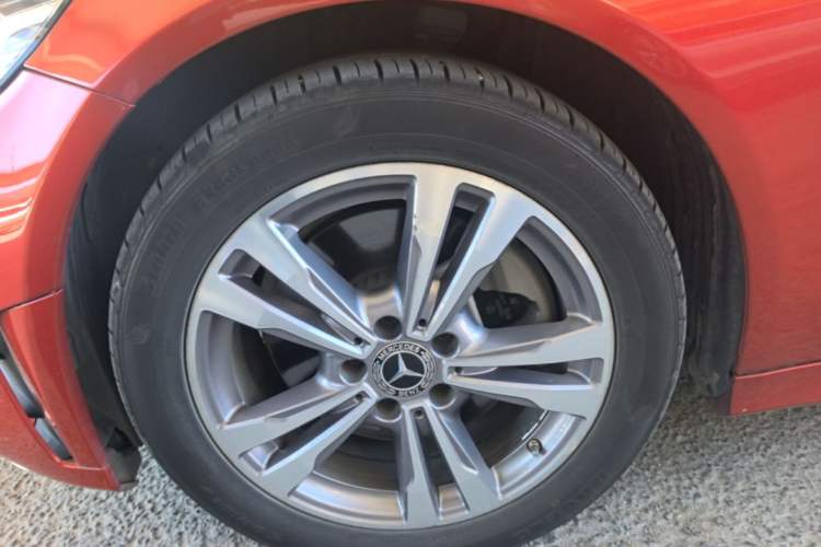 Used Mercedes-Benz C-Class 2021 C 200 L Fashion Edition Sport Version Left Front Wheel Hub