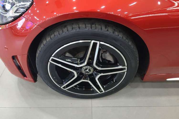 Used Mercedes-Benz C-Class 2021 C 260 L Sport Edition Star Collection Left Front Wheel Hub