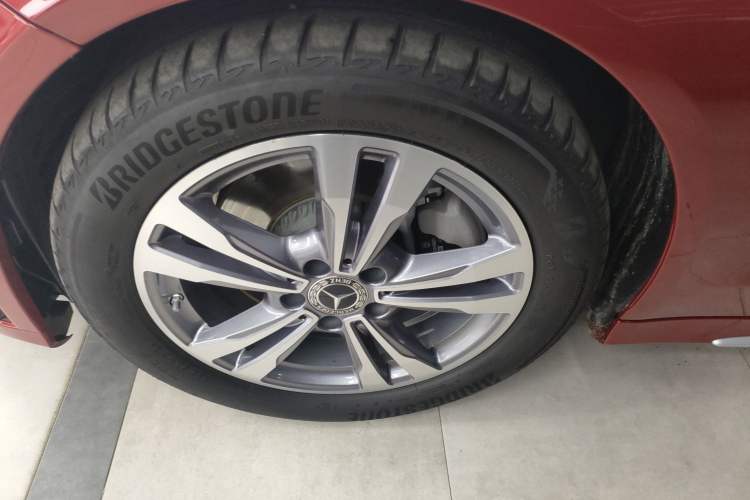 Used Mercedes-Benz C-Class 2021 C 200 L Fashion Edition Sport Version Left Front Wheel Hub