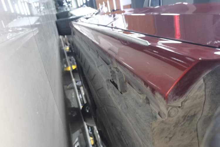 Used Mercedes-Benz C-Class 2021 C 260 L Sport Edition Star Collection Left Side Sill