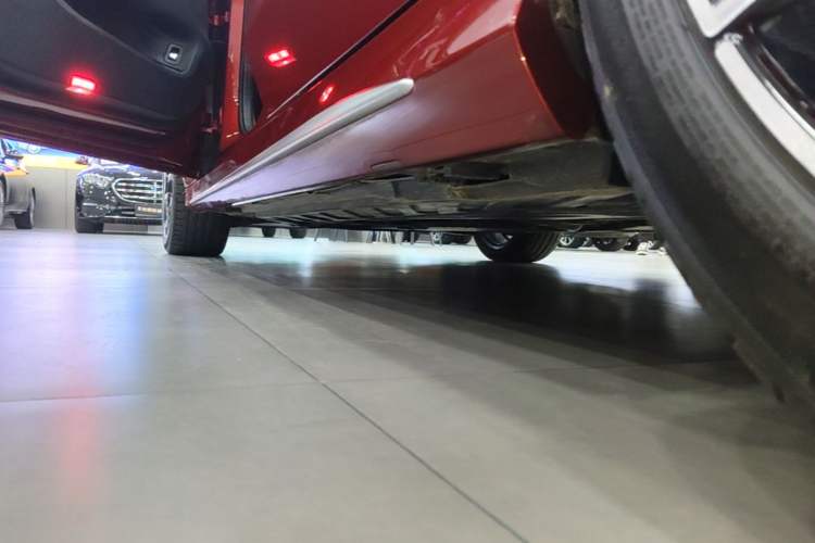 Used Mercedes-Benz C-Class 2021 C 260 L Sport Edition Star Collection Left Side Sill