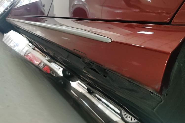 Used Mercedes-Benz C-Class 2021 C 260 L Sport Edition Star Collection Left Side Sill