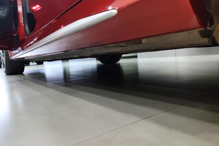 Used Mercedes-Benz C-Class 2021 C 260 L Sport Edition Star Collection Left Side Sill