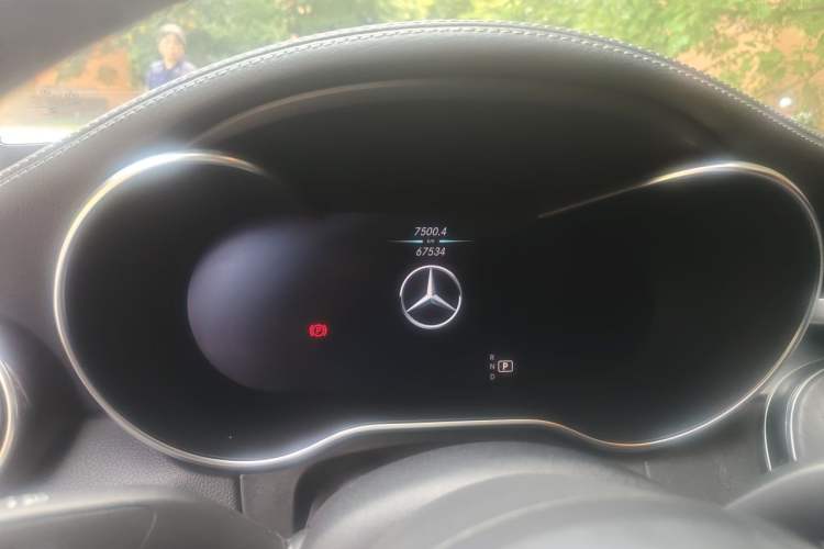 Used Mercedes-Benz C-Class 2021 C 260 L Sport Edition Odometer Close Up
