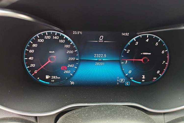 Used Mercedes-Benz C-Class 2021 C 200 L Fashion Edition Sport Version Odometer Close Up
