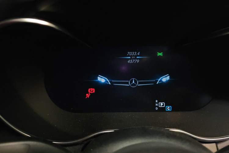 Used Mercedes-Benz C-Class 2021 C 200 L Fashion Edition Sport Version Odometer Close Up