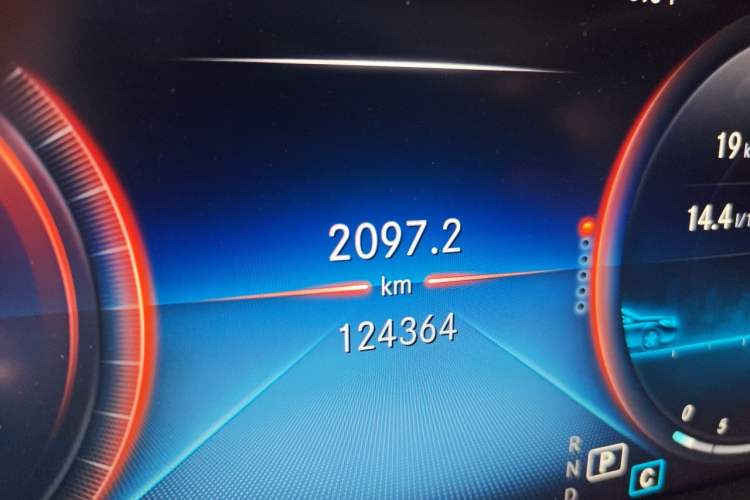 Used Mercedes-Benz C-Class 2021 C 200 L Fashion Edition Sport Version Odometer Close Up
