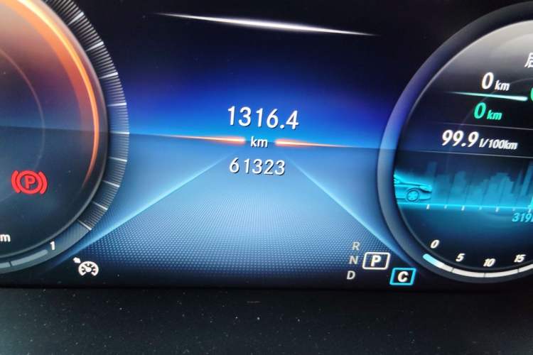 Used Mercedes-Benz C-Class 2021 C 260 L Sport Edition Star Collection Odometer Close Up