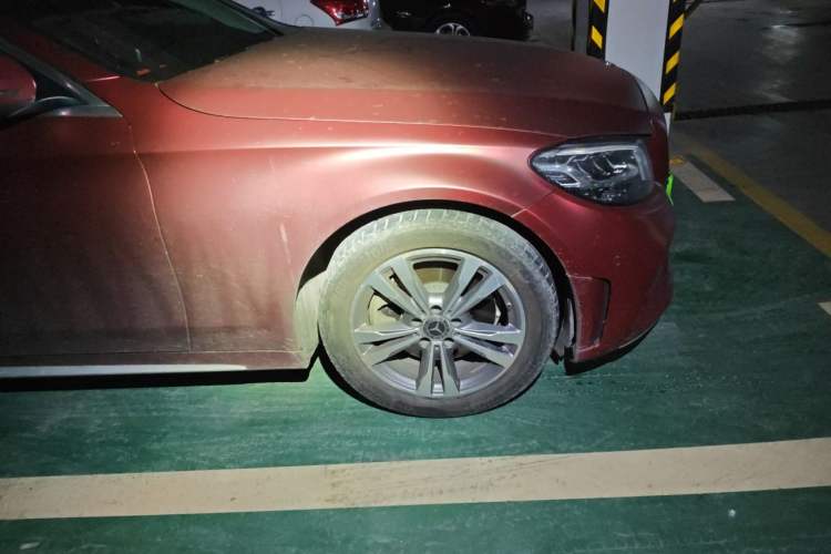 Used Mercedes-Benz C-Class 2021 C 200 L Fashion Edition Sport Version Right Front Wheel Hub