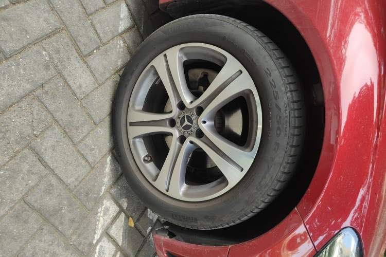 Used Mercedes-Benz C-Class 2021 C 260 L Sport Edition Right Front Wheel Hub