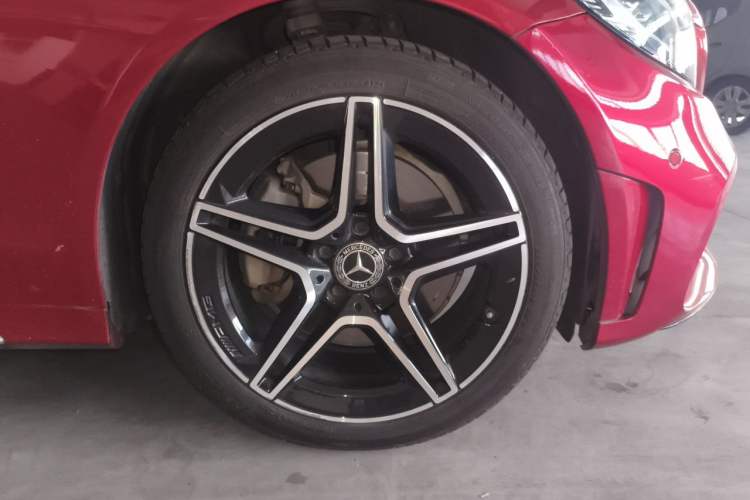 Used Mercedes-Benz C-Class 2021 C 260 L Sport Edition Star Collection Right Front Wheel Hub