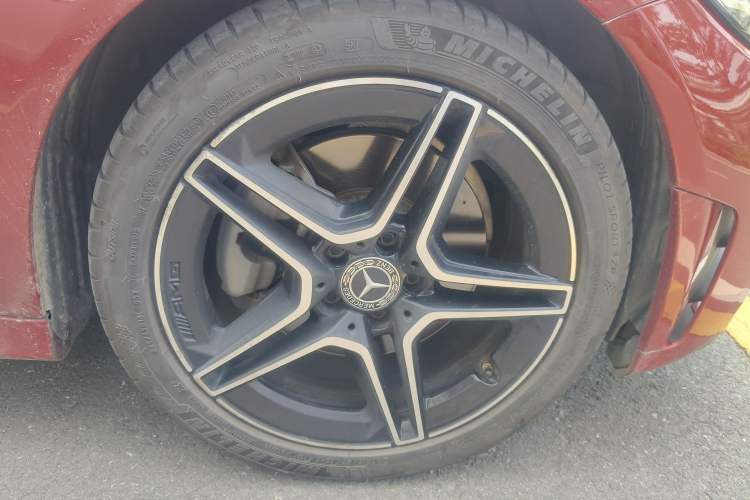 Used Mercedes-Benz C-Class 2021 C 260 Star Edition Right Front Wheel Hub