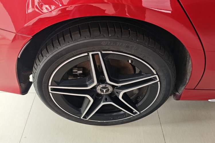 Used Mercedes-Benz C-Class 2021 C 260 L Sport Edition Star Collection Right Rear Wheel Hub