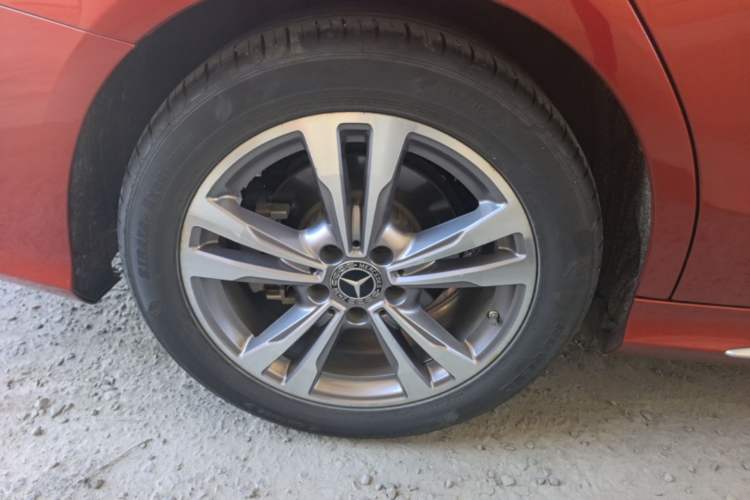 Used Mercedes-Benz C-Class 2021 C 200 L Fashion Edition Sport Version Right Rear Wheel Hub