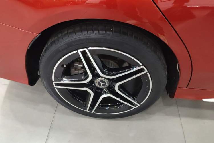 Used Mercedes-Benz C-Class 2021 C 260 L Sport Edition Star Collection Right Rear Wheel Hub