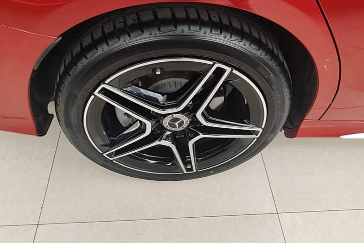 Used Mercedes-Benz C-Class 2021 C 260 L Sport Edition Star Collection Right Rear Wheel Hub