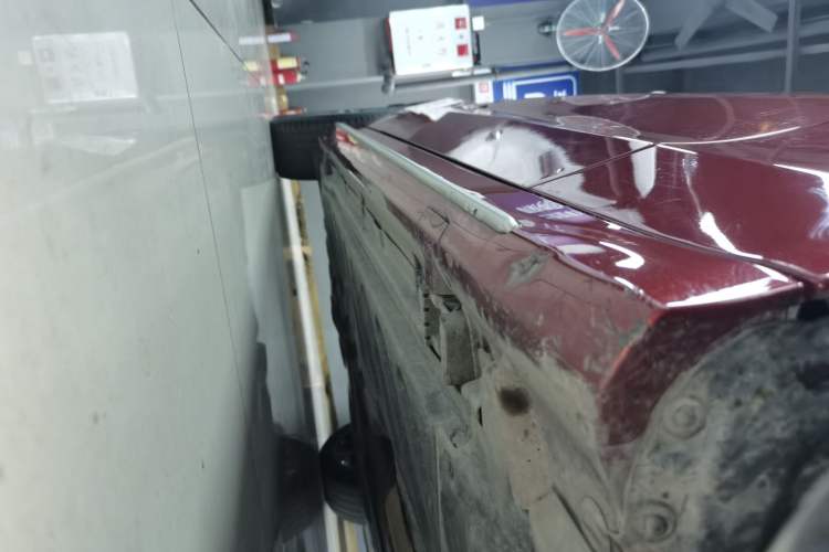 Used Mercedes-Benz C-Class 2021 C 260 L Sport Edition Star Collection Right Side Sill