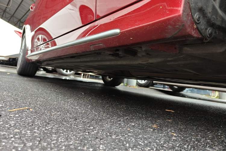 Used Mercedes-Benz C-Class 2021 C 260 L Sport Edition Right Side Sill