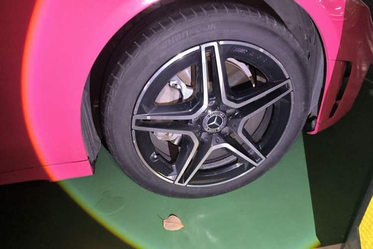 Used Mercedes-Benz C-Class 2021 C 260 Star Edition Right Front Wheel Hub