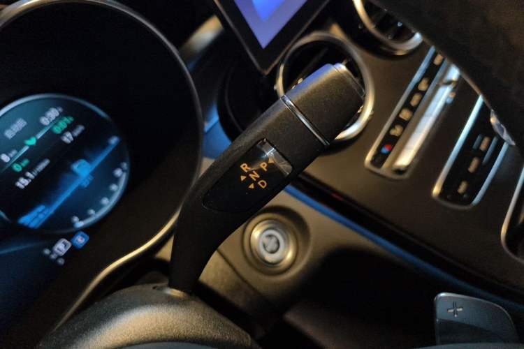 Used Mercedes-Benz C-Class 2021 C 260 L Sport Edition Star Collection Gear Lever
