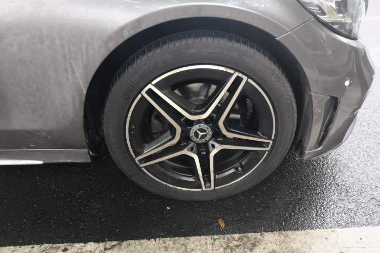 Used Mercedes-Benz C-Class 2021 C 260 L Sport Edition Star Collection Right Front Wheel Hub
