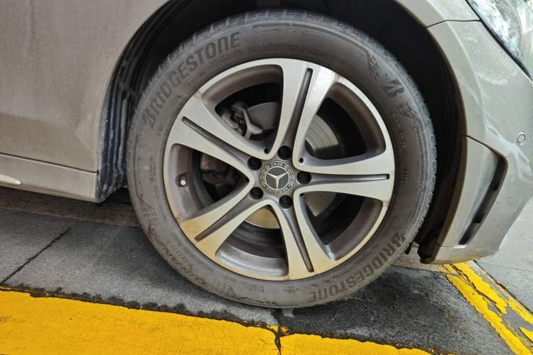 Used Mercedes-Benz C-Class 2021 C 260 L Sport Edition Right Front Wheel Hub