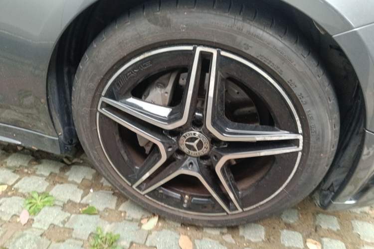 Used Mercedes-Benz C-Class 2021 C 260 Coupe Right Front Wheel Hub