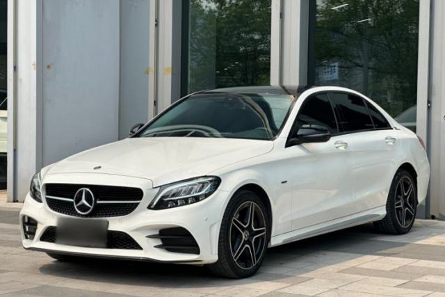Ojetý Mercedes-Benz C-Class 2021 C 260 L Sport Edition Star Collection