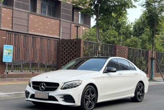 Ojetý Mercedes-Benz C-Class 2021 C 260 L Sport Edition Star Collection