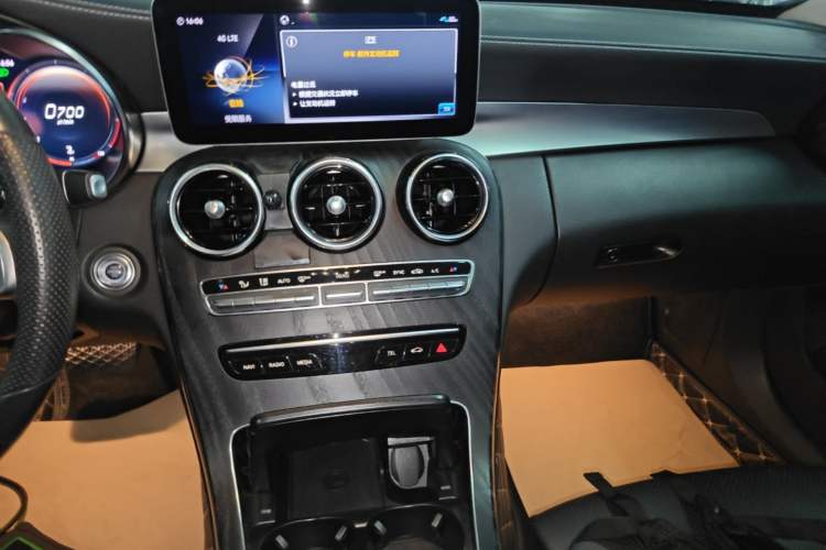 Used Mercedes-Benz C-Class 2021 C 200 L Fashion Edition Sport Version Audio And AC Panel