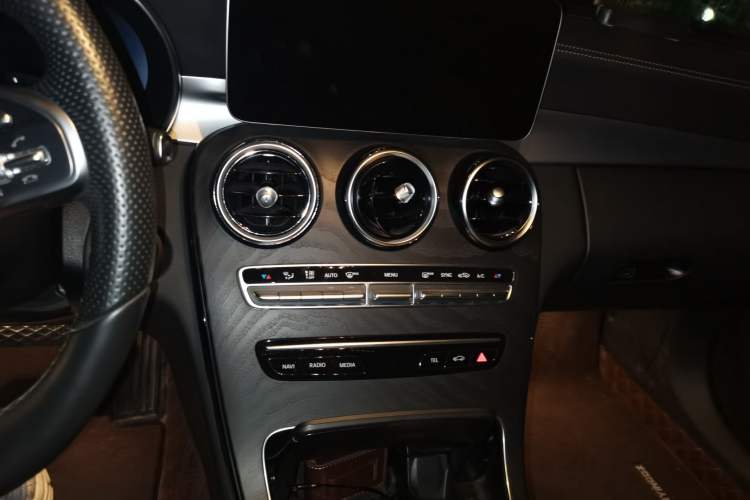 Used Mercedes-Benz C-Class 2021 C 200 L Fashion Edition Sport Version Audio And AC Panel