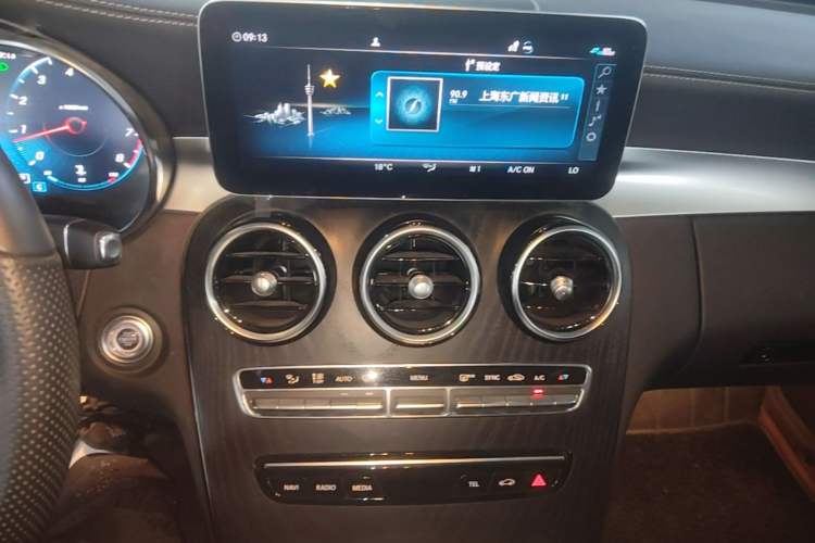 Used Mercedes-Benz C-Class 2021 C 200 L Fashion Edition Sport Version Audio And AC Panel
