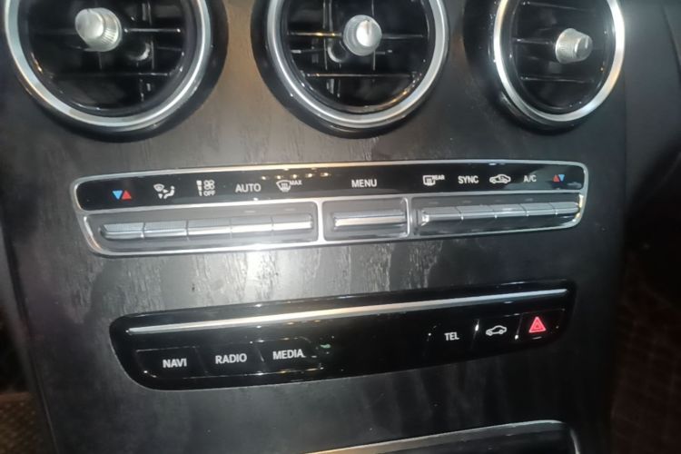 Used Mercedes-Benz C-Class 2021 C 200 L Fashion Edition Sport Version Audio And AC Panel