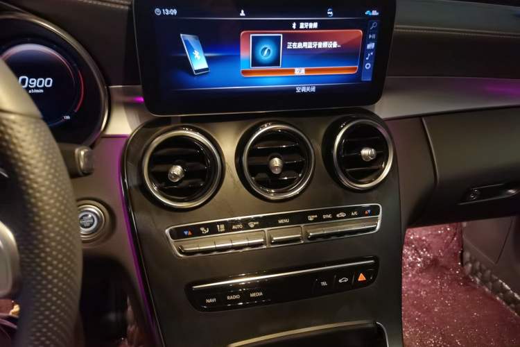 Used Mercedes-Benz C-Class 2021 C 200 L Fashion Edition Sport Version Audio And AC Panel