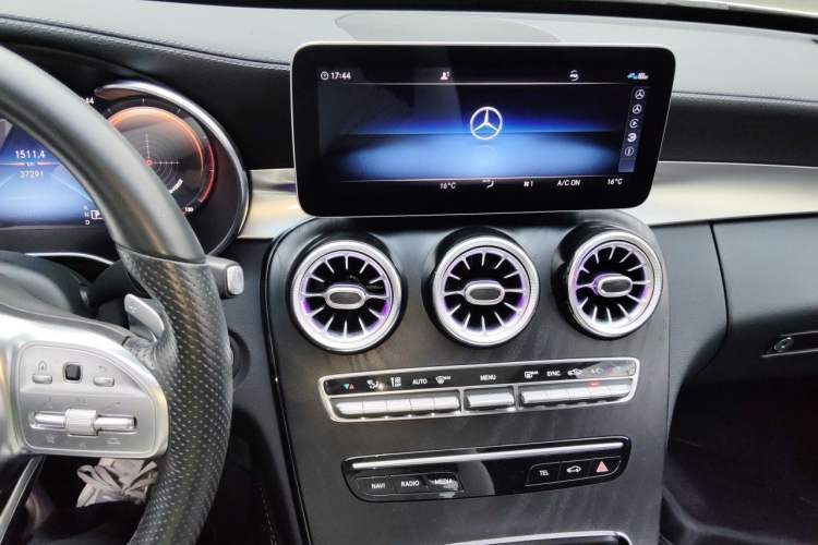 Used Mercedes-Benz C-Class 2021 C 200 L Fashion Edition Sport Version Audio And AC Panel