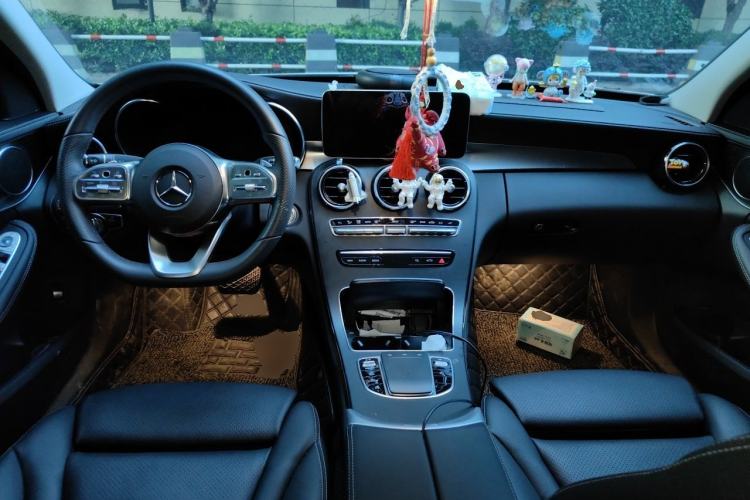 Used Mercedes-Benz C-Class 2021 C 200 L Fashion Model Center Console