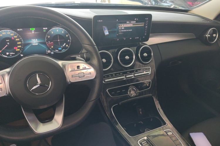 Used Mercedes-Benz C-Class 2021 C 260 L Sport Edition Star Collection Center Console