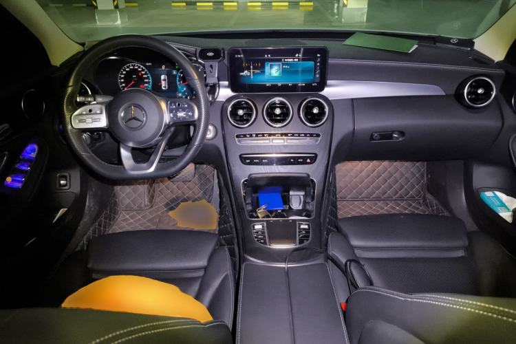 Used Mercedes-Benz C-Class 2021 C 200 L Fashion Edition Sport Version Center Console