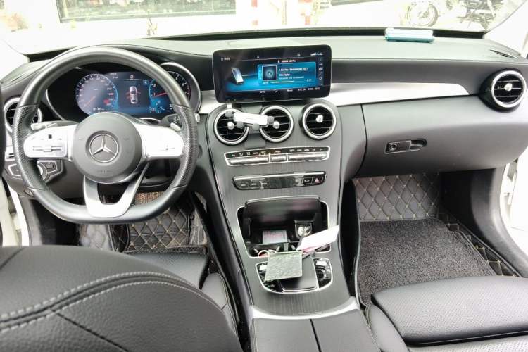 Used Mercedes-Benz C-Class 2021 C 200 L Fashion Edition Sport Version Center Console