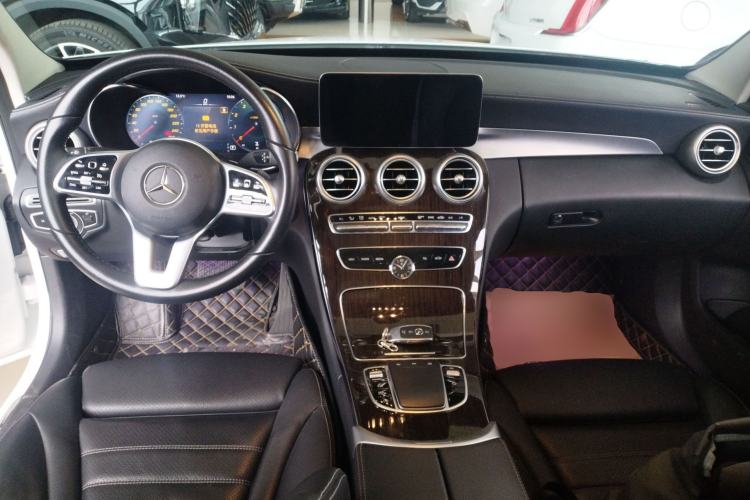 Used Mercedes-Benz C-Class 2021 C 200 L Fashion Model Center Console