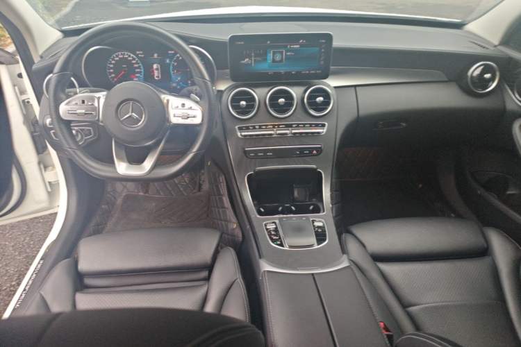 Used Mercedes-Benz C-Class 2021 C 200 L Fashion Edition Sport Version Center Console