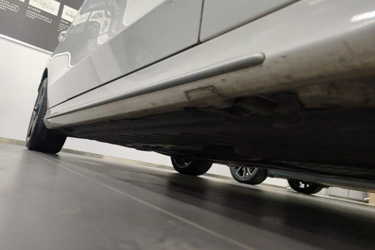 Used Mercedes-Benz C-Class 2021 C 260 L Sport Edition Star Collection Chassis Front Right