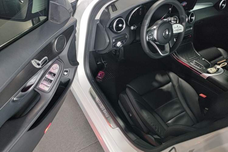 Used Mercedes-Benz C-Class 2021 C 200 L Fashion Edition Sport Version Driver Seat