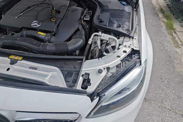 Used Mercedes-Benz C-Class 2021 C 200 L Fashion Edition Sport Version Engine Bay Left