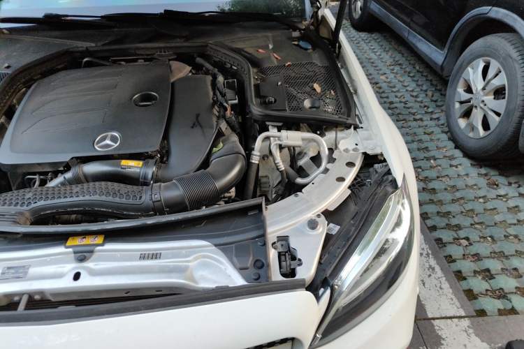 Used Mercedes-Benz C-Class 2021 C 200 L Fashion Model Engine Bay Left