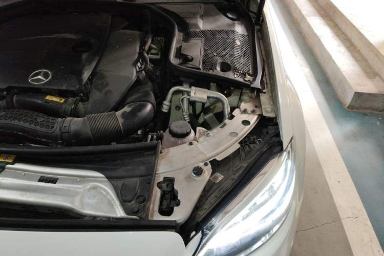 Used Mercedes-Benz C-Class 2021 C 260 L Sport Edition Engine Bay Left