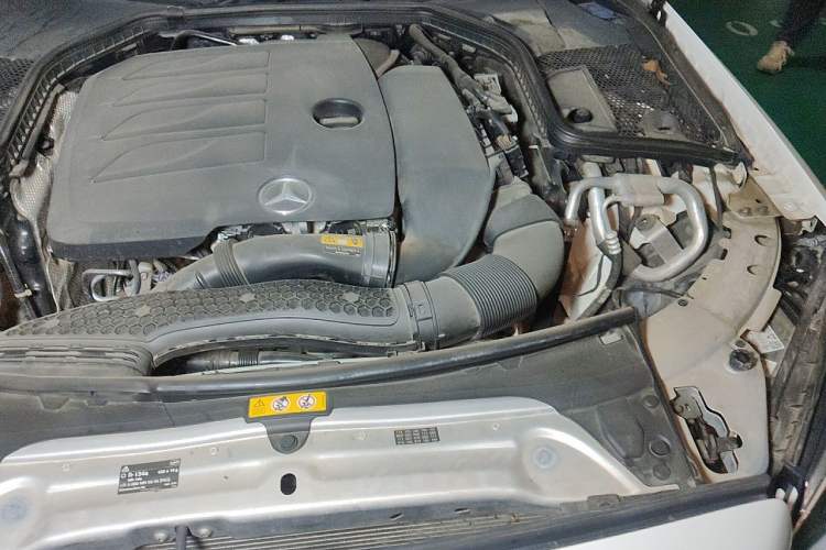 Used Mercedes-Benz C-Class 2021 C 200 L Fashion Edition Sport Version Engine Bay Left